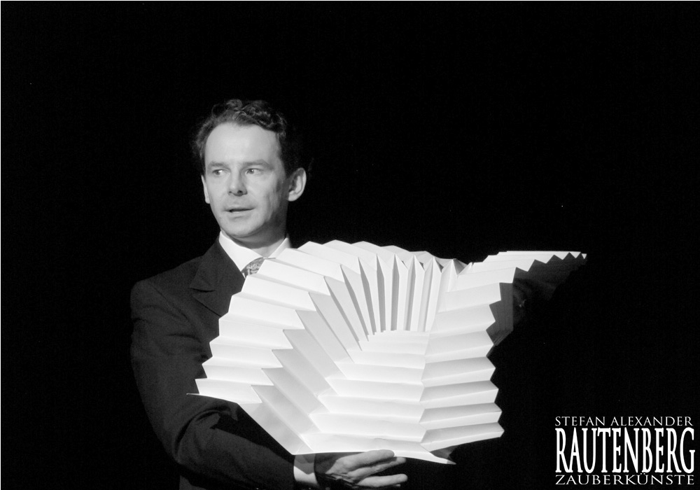 Zaubertheater: Das Kunststück "Das Papier", ein Rautenberg-Exclusive